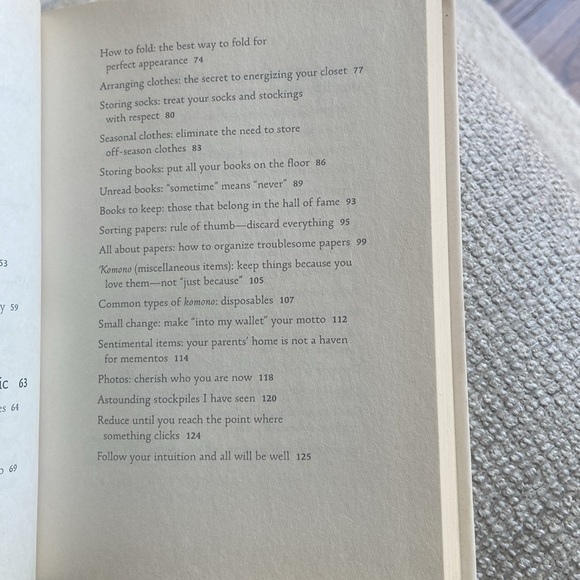 NWT 💰 Marie Kondo: the life changing magic of tidying up book - Picture 6 of 8
